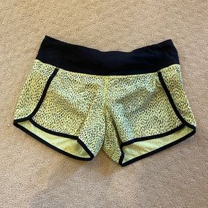 Size 6 lulu lemon shorts